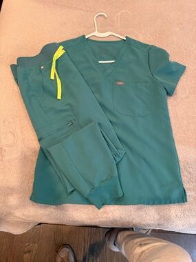 Figs Teal Scrub Top and Pants with Yellow Drawstring